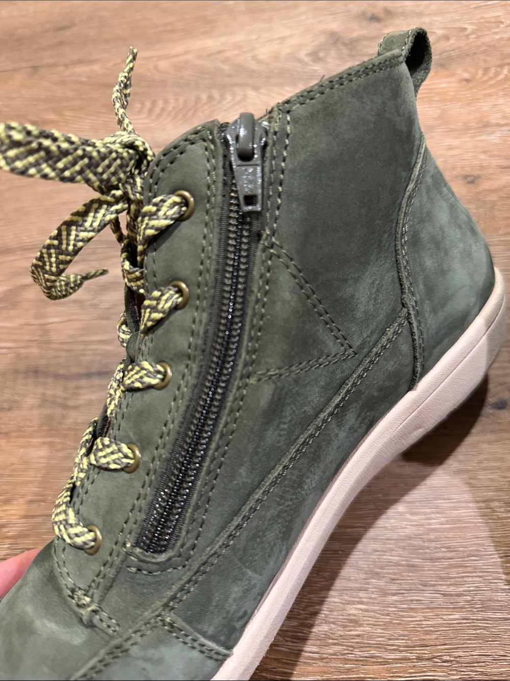 Vionic Magnolia Shawna Short Boot in Olive Green w/ Zip Side Closure - 8.5 WIDE - Picture 6 of 12